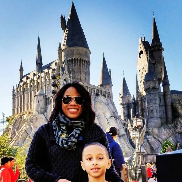 Meet your Posher, Sheena - Picture 1 of 1